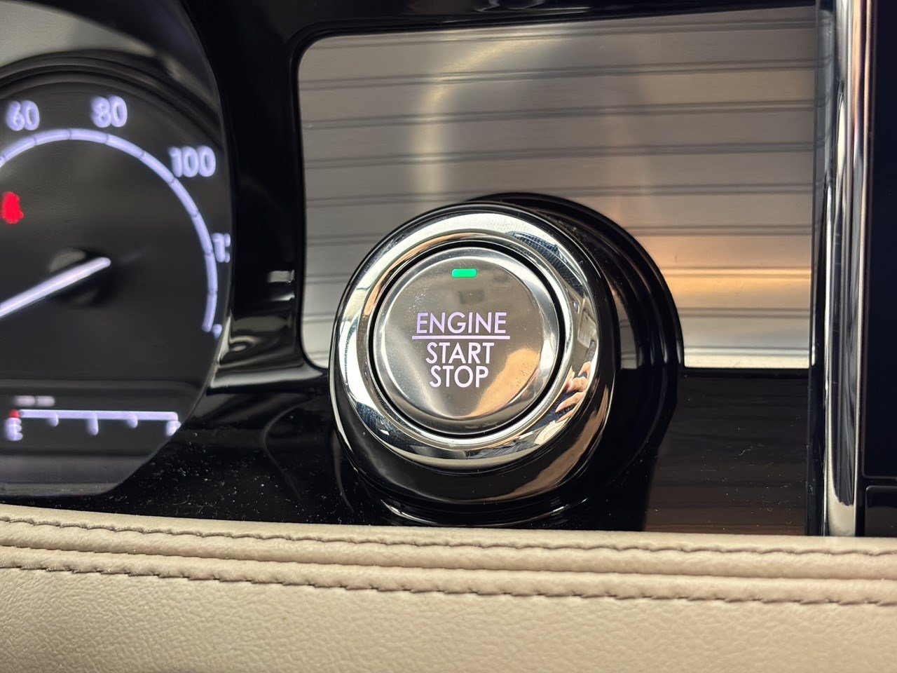 Used 2021 Lincoln Corsair FWD w/ Convenience Package image 20