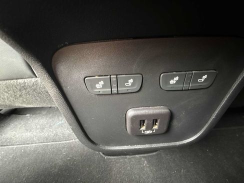 Certified 2023 Chevrolet Equinox Premier AWD/4WD image 22