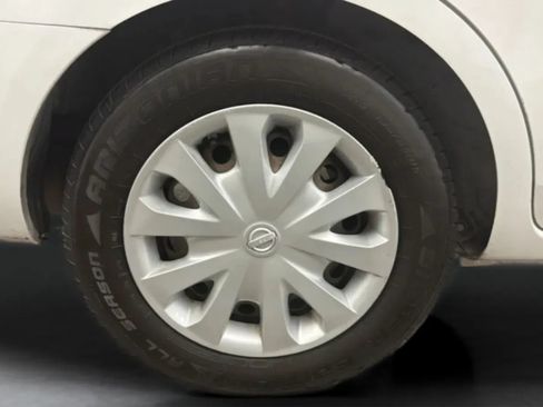Used 2016 Nissan Versa SV FWD image 24