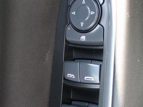 Used 2025 Chevrolet Silverado 1500 LT image 7