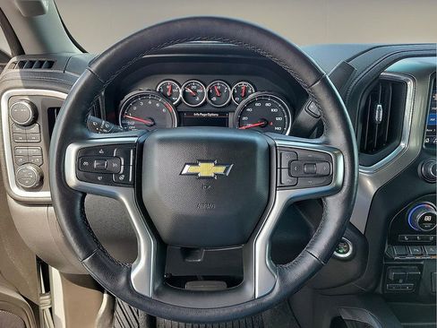 Used 2021 Chevrolet Silverado 1500 LTZ AWD/4WD image 19
