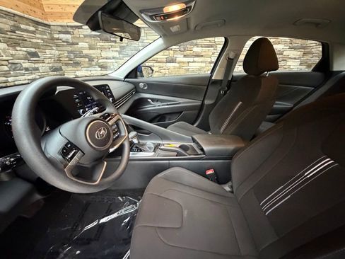 Certified 2023 Hyundai Elantra SEL image 11