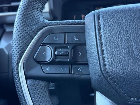 Certified 2025 Toyota Tacoma SR5 image 18