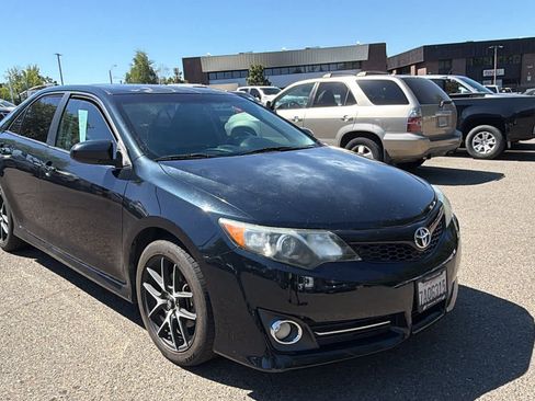 Used 2013 Toyota Camry SE FWD image 3