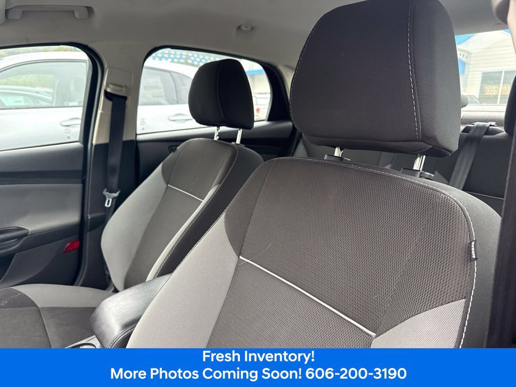 Used 2013 Ford Focus SE w/ SE Winter Pkg FWD image 9
