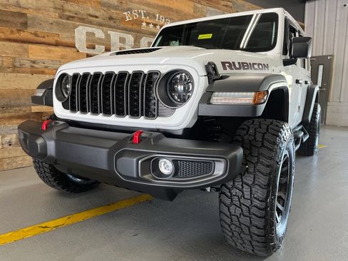 Used 2026 Jeep Wrangler Unlimited Rubicon AWD/4WD image 15