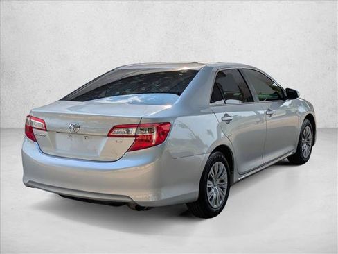 Used 2014 Toyota Camry LE FWD image 5