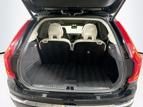 Used 2024 Volvo XC90 B6 Plus image 31