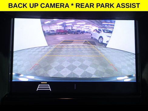 Used 2022 Chevrolet Trax LT w/ Driver Confidence Package image 9