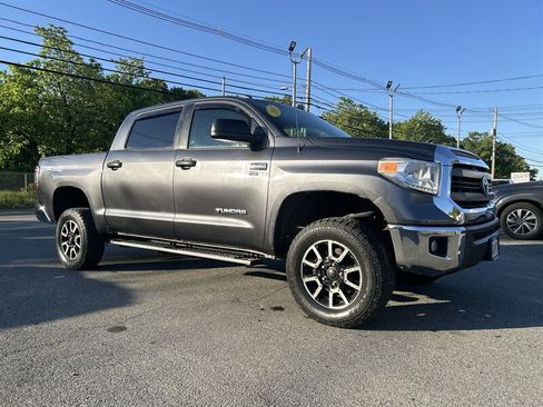 Used 2015 Toyota Tundra SR5 w/ TRD Off Road Package AWD/4WD image 3
