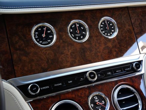Used 2022 Bentley Continental GT AWD/4WD image 12