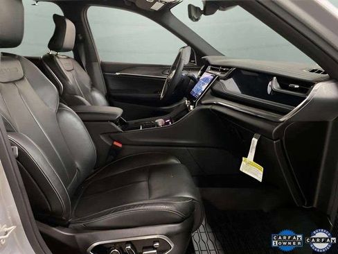 Used 2023 Jeep Grand Cherokee Overland w/ Luxury Tech Group IV image 84