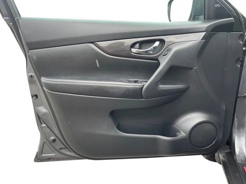 Used 2018 Nissan Rogue S AWD/4WD image 13