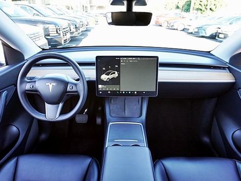 Used 2021 Tesla Model Y Long Range AWD/4WD image 28