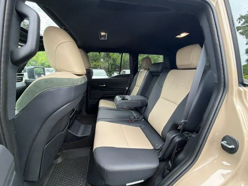Used 2025 Lexus GX 550 AWD/4WD image 24