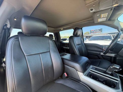 Used 2018 Ford F150 Lariat w/ Equipment Group 502A Luxury AWD/4WD image 24