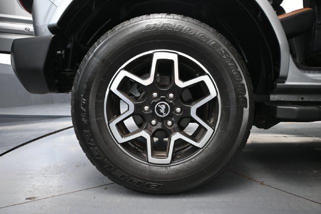 Used 2023 Ford Bronco Outer Banks AWD/4WD image 12