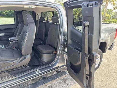 Used 2021 Chevrolet Colorado LT w/ LT Convenience Package RWD image 9