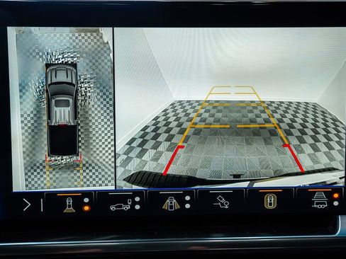 Used 2024 Chevrolet Silverado 1500 High Country w/ High Country Premium Package image 50