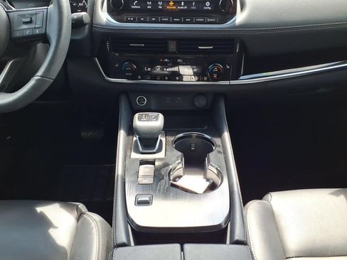 Used 2023 Nissan Rogue SL w/ SL Premium Package FWD image 11