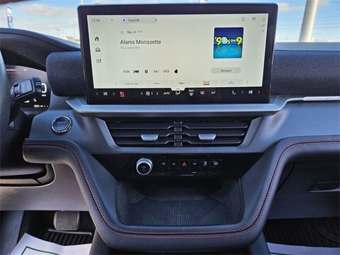 Used 2025 Ford Explorer ST-Line w/ ST-Line Street Pack image 22