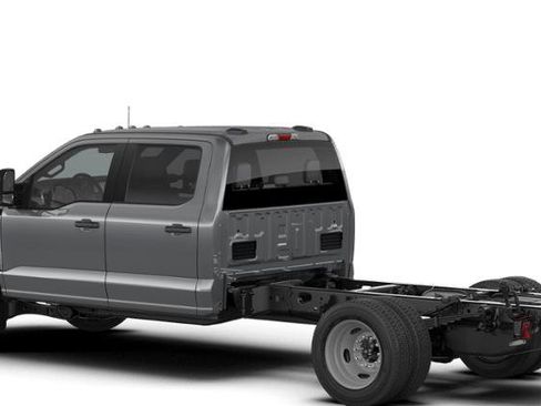 New 2026 Ford F550 4x4 Crew Cab image 24