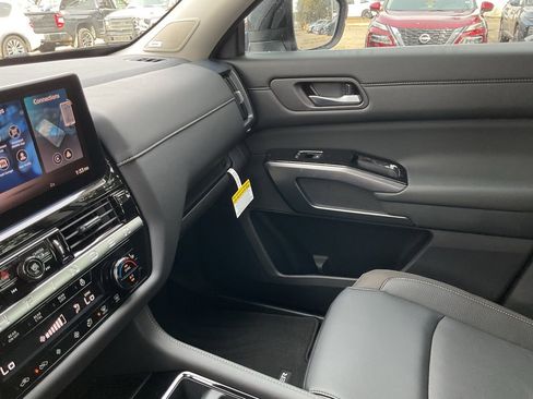 New 2026 Nissan Pathfinder SL w/ SL Premium Package AWD/4WD image 42