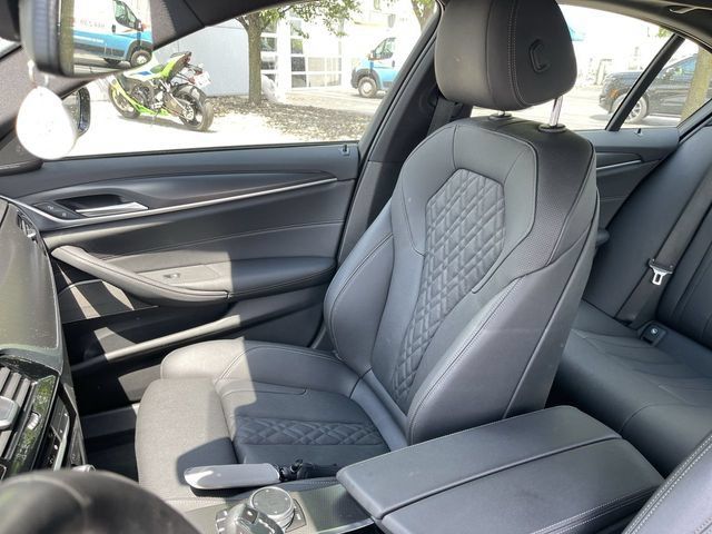 Used 2022 BMW 530e xDrive w/ Premium Package AWD/4WD image 25