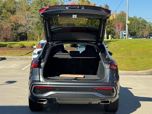 New 2025 Audi Q5 Prestige image 17