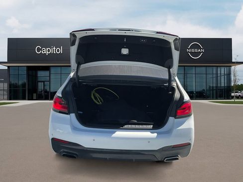 Used 2022 BMW 530e w/ M Sport Package image 9