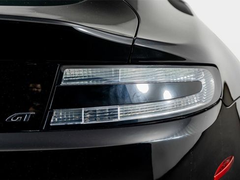 Used 2015 Aston Martin V8 Vantage GT image 13