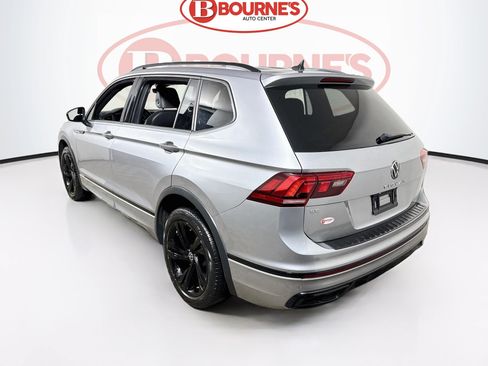 Used 2023 Volkswagen Tiguan SE R-Line FWD image 9