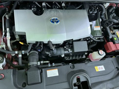 Used 2017 Toyota Prius FWD image 30
