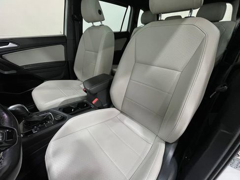 Used 2021 Volkswagen Tiguan SE R-Line image 13