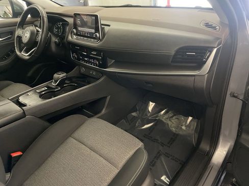 Used 2021 Nissan Rogue SV FWD image 22