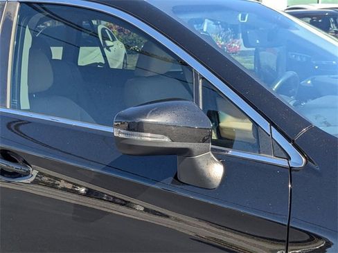 Used 2018 Subaru Outback 3.6R Limited image 13