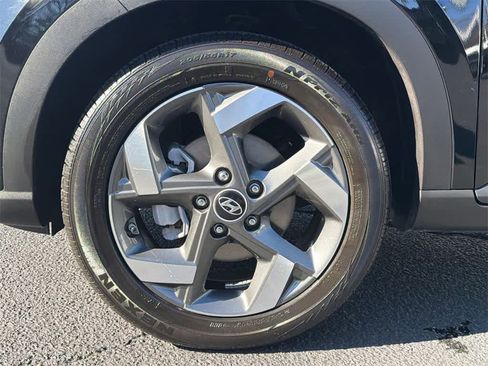 Used 2023 Hyundai Venue SEL image 9