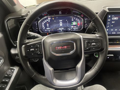 Used 2025 GMC Sierra 1500 SLT image 29