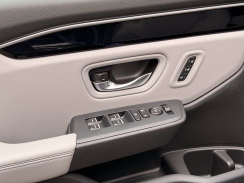 Used 2023 Honda Pilot EX-L image 11