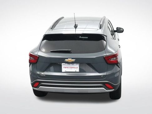 Used 2025 Chevrolet Trax LT FWD image 26