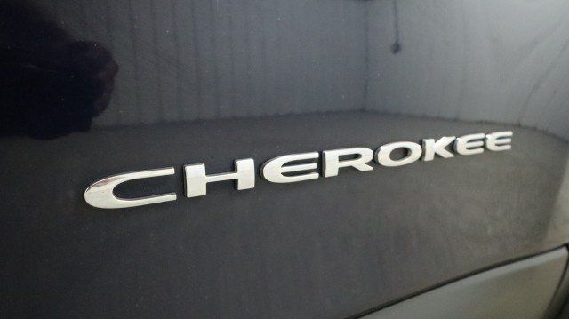 Used 2015 Jeep Cherokee Limited AWD/4WD image 24