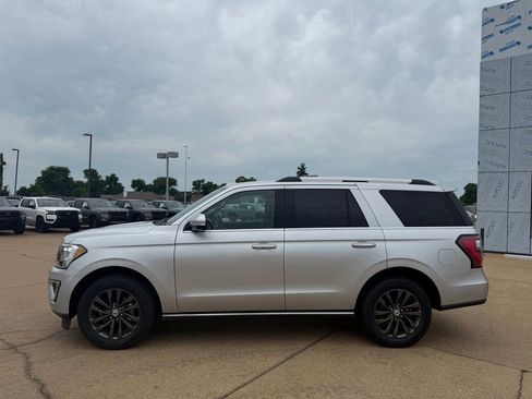 Used 2019 Ford Expedition Limited w/ Equipment Group 301A RWD image 2