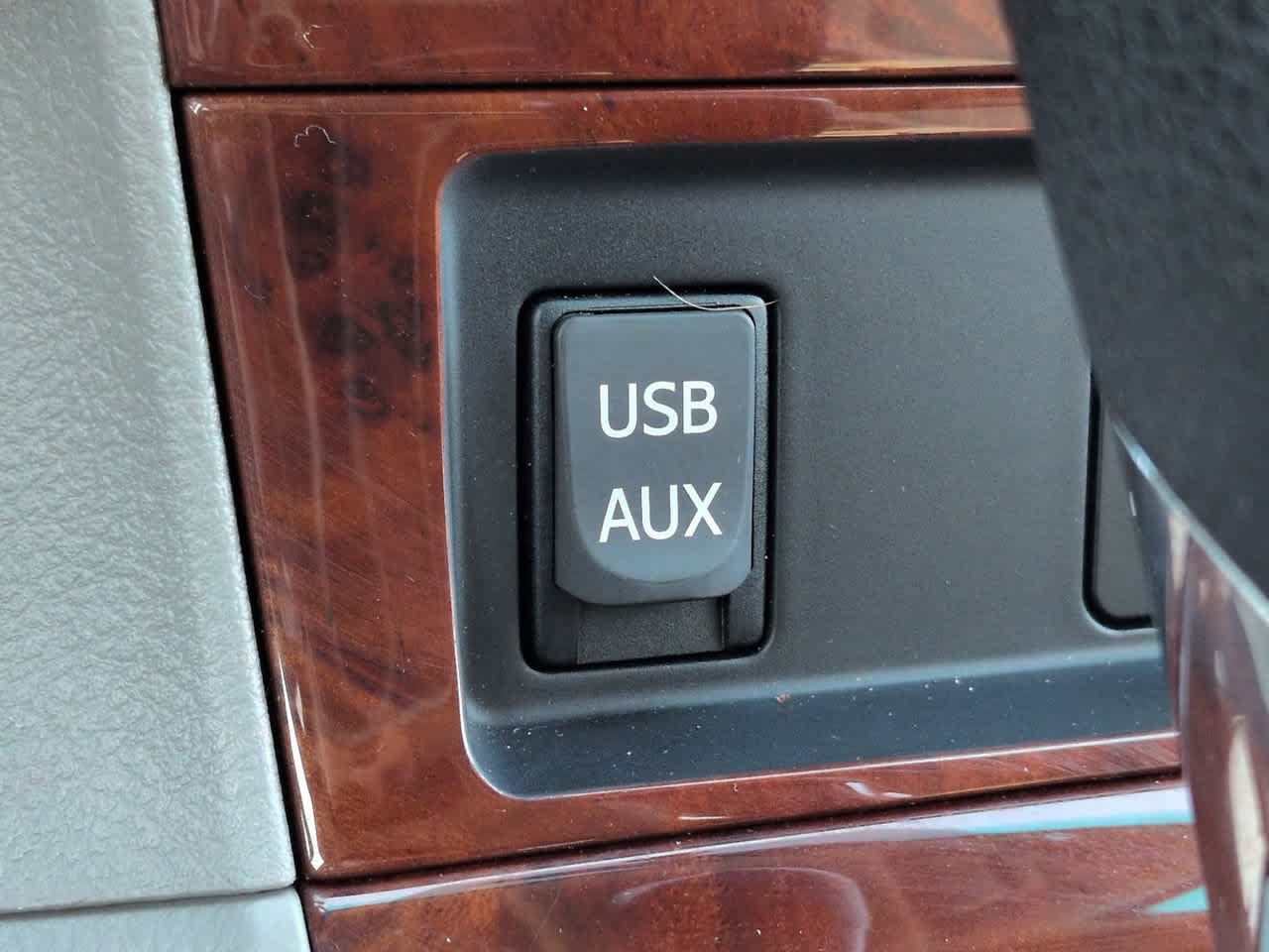 Used 2011 Toyota Highlander Limited w/ Tow Pkg AWD/4WD image 22