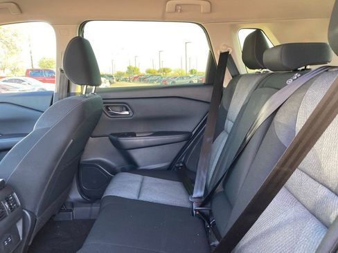 Used 2025 Nissan Rogue SV image 10