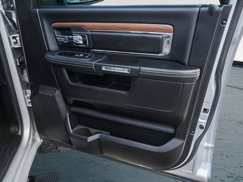 Used 2015 RAM 1500 Laramie w/ Convenience Group AWD/4WD image 30