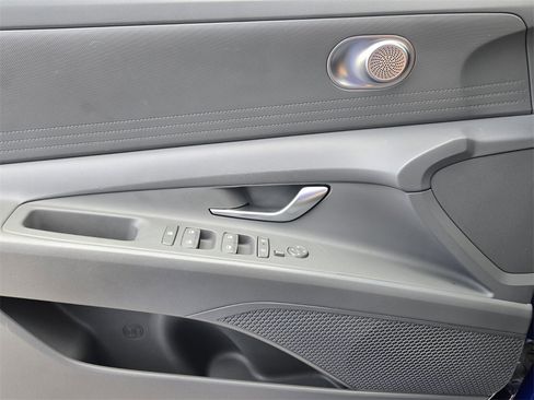 Certified 2024 Hyundai Elantra SEL image 30