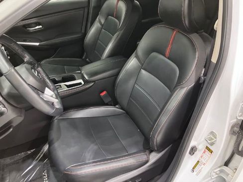 Used 2022 Nissan Sentra SR w/ SR Premium Package image 15