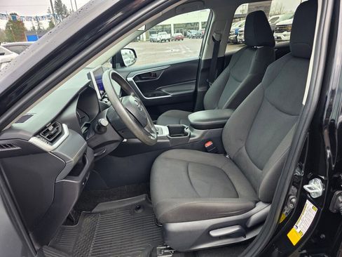 Used 2024 Toyota RAV4 LE image 4