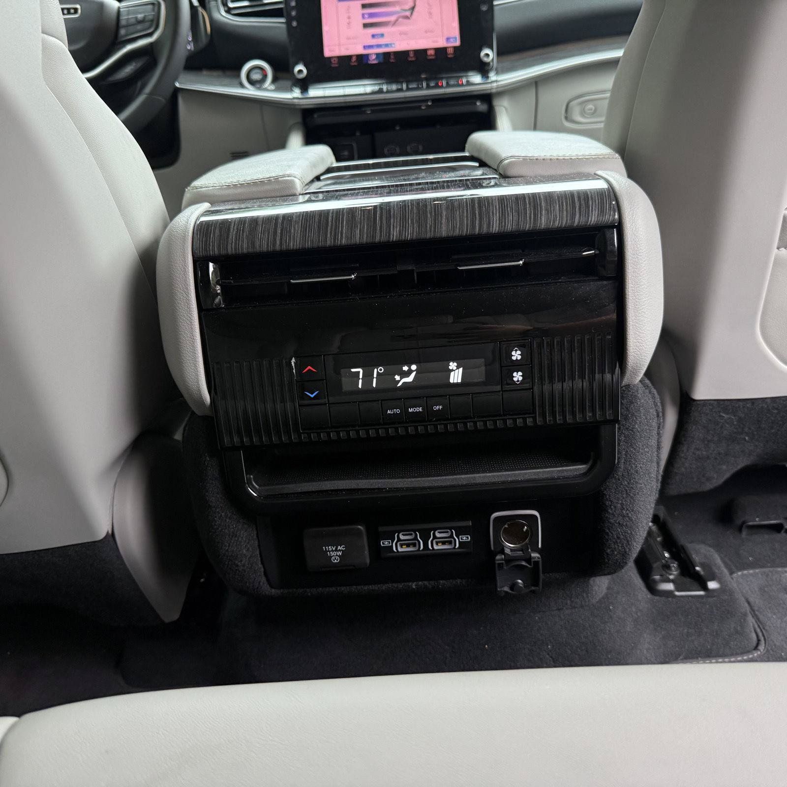 Certified 2022 Jeep Wagoneer Series II AWD/4WD image 44
