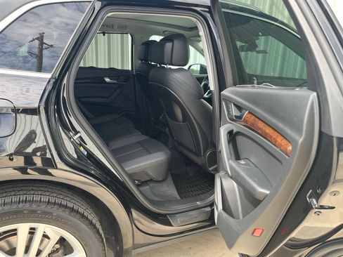 Used 2018 Audi Q5 2.0T Premium Plus w/ Premium Plus Package AWD/4WD image 14